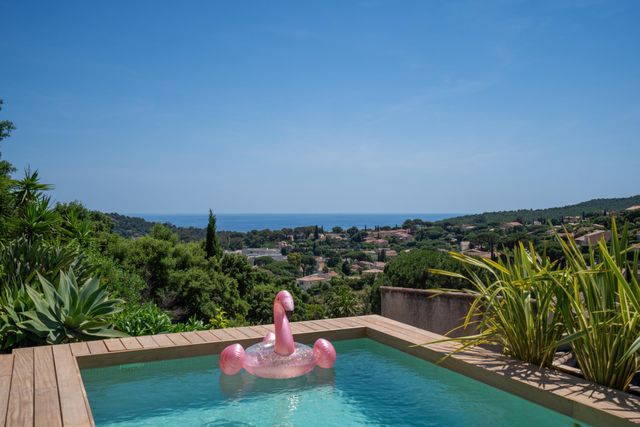 Maison &agrave; vendre - 6 pi&egrave;ces - 240 m2 - Cavalaire Sur Mer - 83 - PROVENCE-ALPES-COTE-D-AZUR