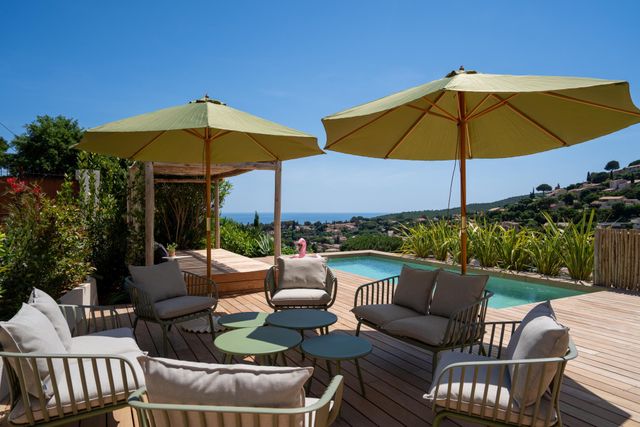 Maison &agrave; vendre - 6 pi&egrave;ces - 240 m2 - Cavalaire Sur Mer - 83 - PROVENCE-ALPES-COTE-D-AZUR