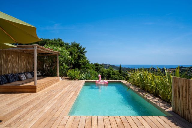 Maison &agrave; vendre - 6 pi&egrave;ces - 240 m2 - Cavalaire Sur Mer - 83 - PROVENCE-ALPES-COTE-D-AZUR