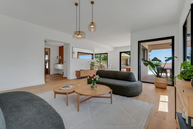 Maison &agrave; vendre - 6 pi&egrave;ces - 240 m2 - Cavalaire Sur Mer - 83 - PROVENCE-ALPES-COTE-D-AZUR