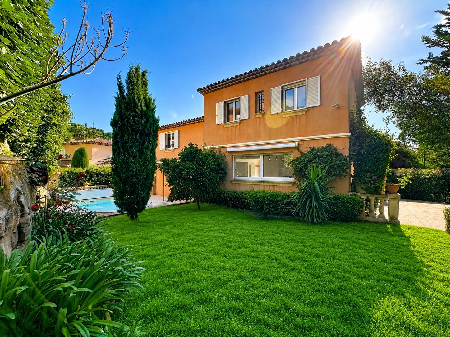 maison  - CAVALAIRE SUR MER- 83