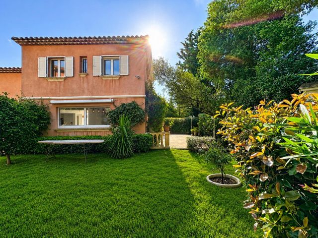 Maison &agrave; vendre - 6 pi&egrave;ces - 113 m2 - Cavalaire Sur Mer - 83 - PROVENCE-ALPES-COTE-D-AZUR