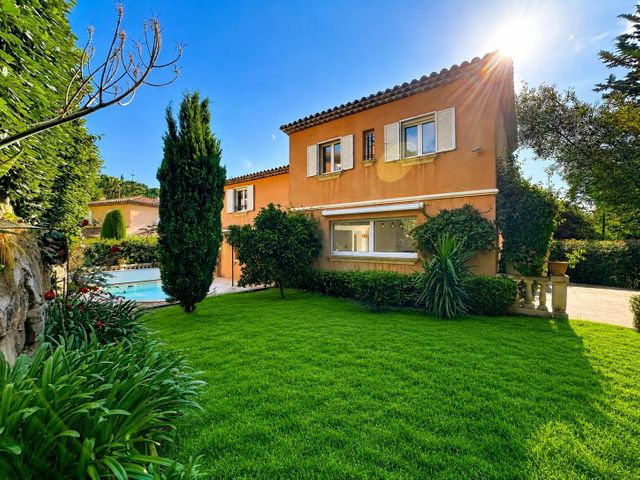 Maison &agrave; vendre - 6 pi&egrave;ces - 113 m2 - Cavalaire Sur Mer - 83 - PROVENCE-ALPES-COTE-D-AZUR