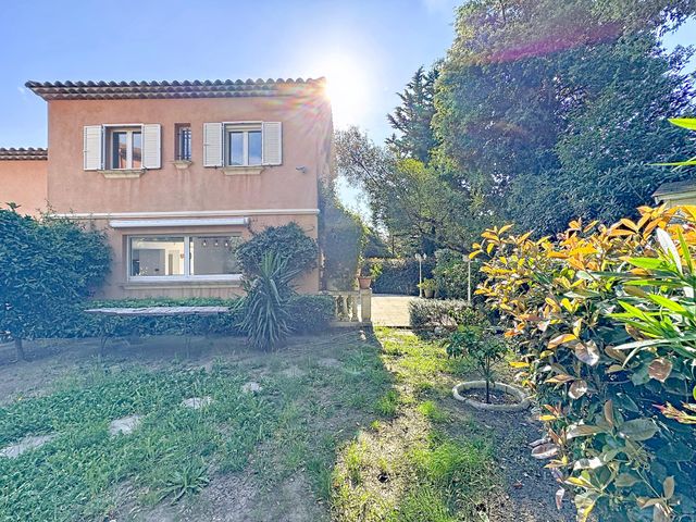 Maison &agrave; vendre - 6 pi&egrave;ces - 113 m2 - Cavalaire Sur Mer - 83 - PROVENCE-ALPES-COTE-D-AZUR