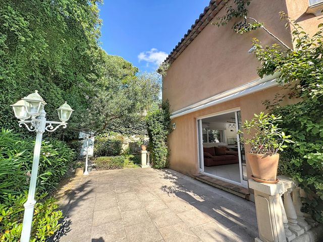 Maison &agrave; vendre - 6 pi&egrave;ces - 113 m2 - Cavalaire Sur Mer - 83 - PROVENCE-ALPES-COTE-D-AZUR