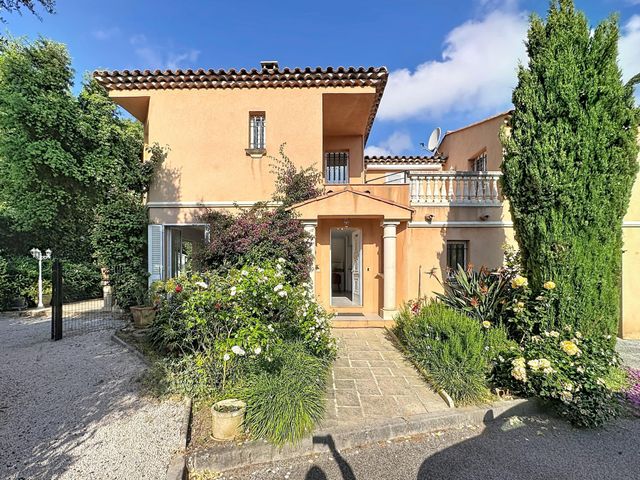 Maison &agrave; vendre - 6 pi&egrave;ces - 113 m2 - Cavalaire Sur Mer - 83 - PROVENCE-ALPES-COTE-D-AZUR