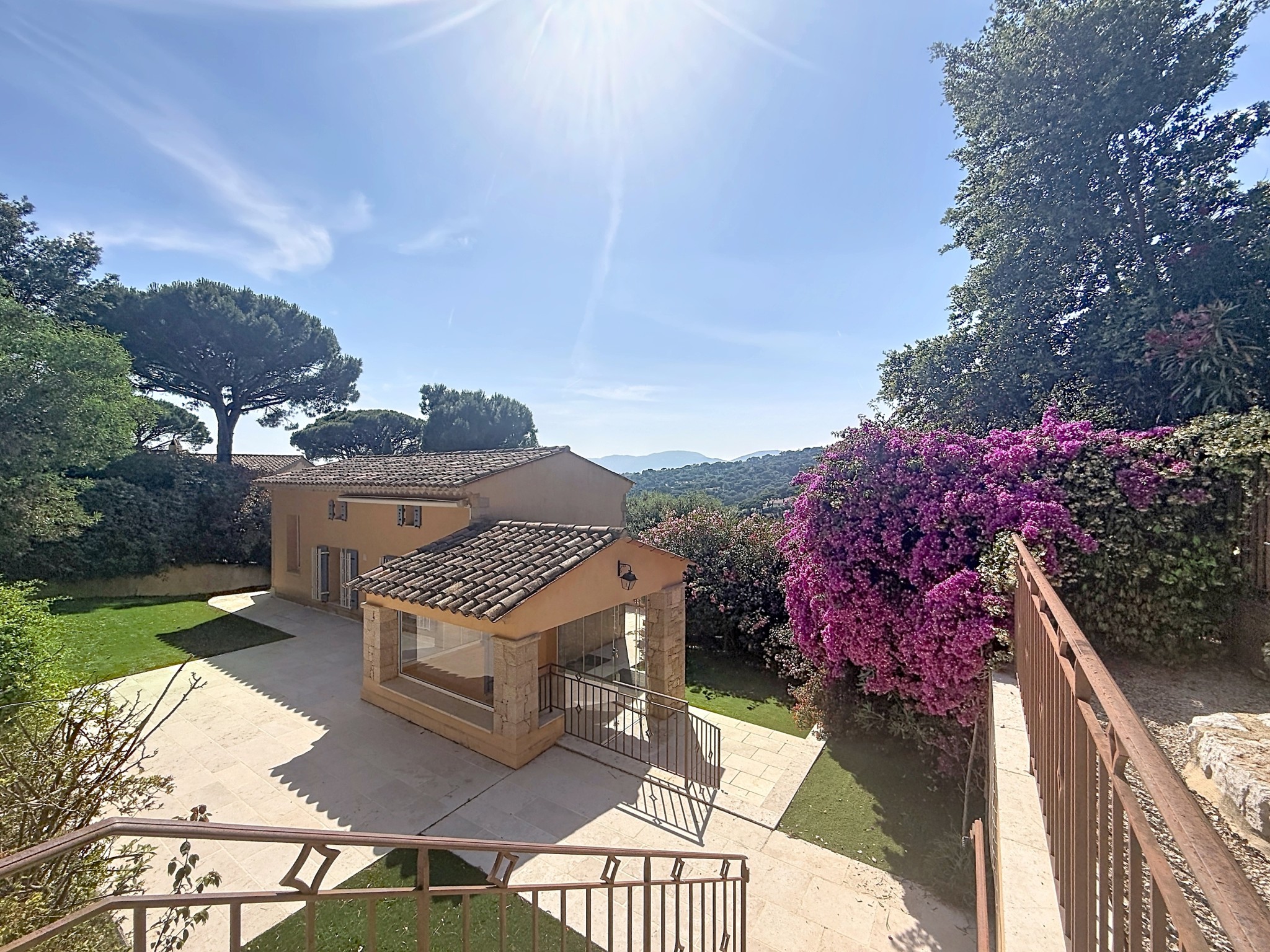 maison  - LA CROIX VALMER- 83
