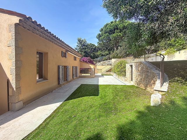 Maison &agrave; vendre - 6 pi&egrave;ces - 160 m2 - La Croix Valmer - 83 - PROVENCE-ALPES-COTE-D-AZUR