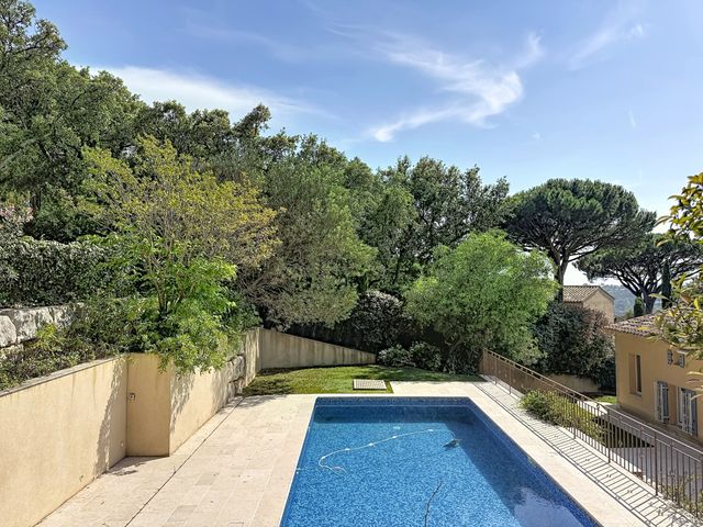 Maison &agrave; vendre - 6 pi&egrave;ces - 160 m2 - La Croix Valmer - 83 - PROVENCE-ALPES-COTE-D-AZUR