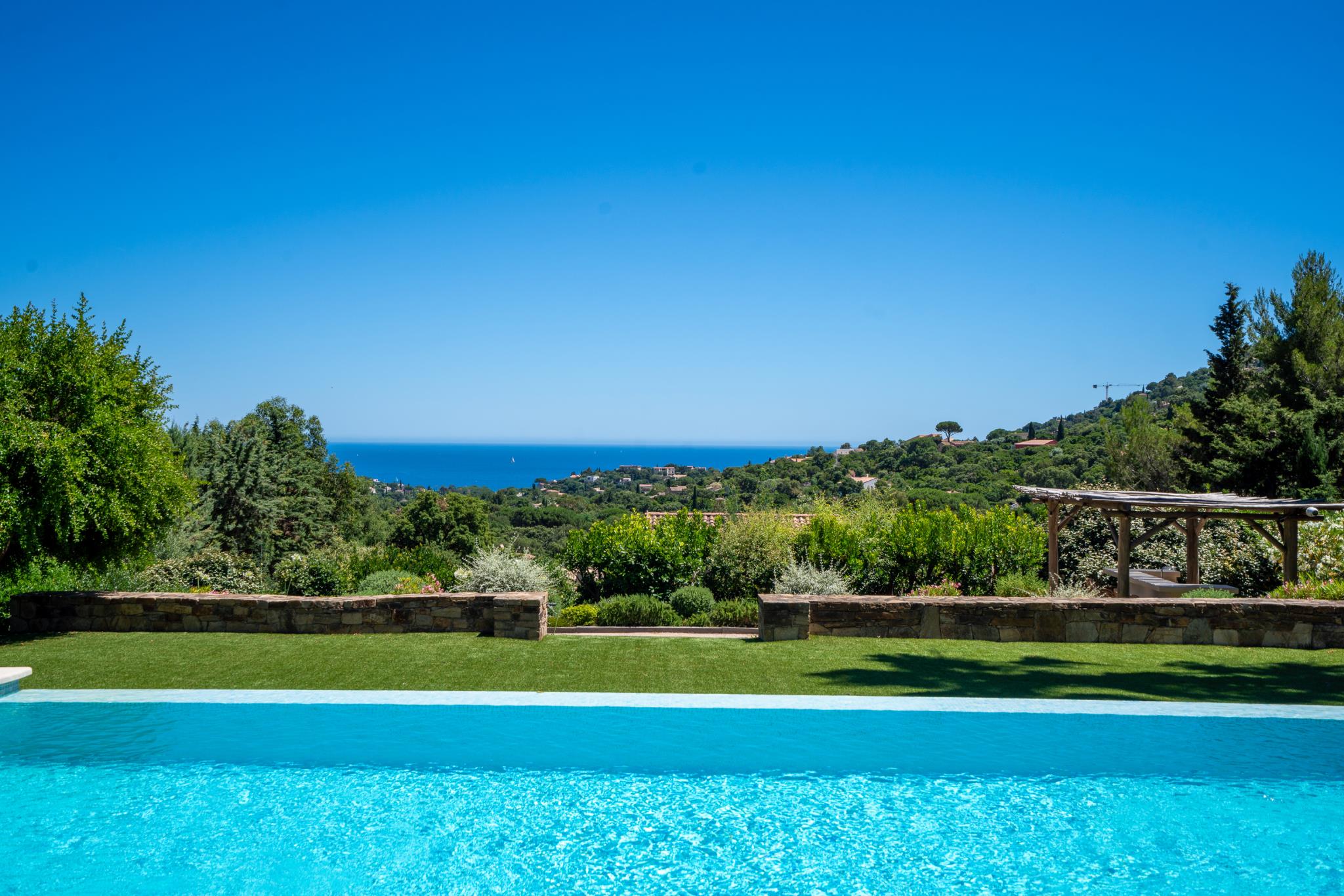 maison  - CAVALAIRE SUR MER- 83