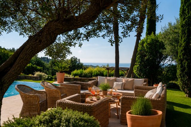 Maison &agrave; vendre - 10 pi&egrave;ces - 240 m2 - Cavalaire Sur Mer - 83 - PROVENCE-ALPES-COTE-D-AZUR