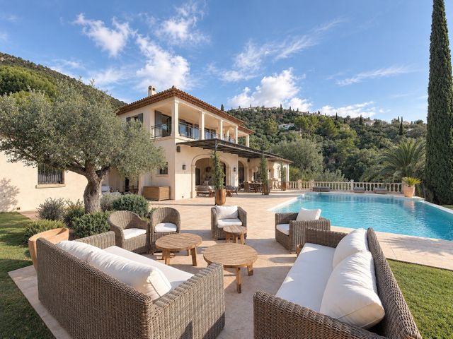 Maison &agrave; vendre - 10 pi&egrave;ces - 240 m2 - Cavalaire Sur Mer - 83 - PROVENCE-ALPES-COTE-D-AZUR