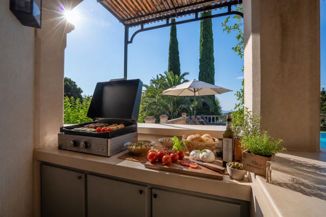 Maison &agrave; vendre - 10 pi&egrave;ces - 240 m2 - Cavalaire Sur Mer - 83 - PROVENCE-ALPES-COTE-D-AZUR
