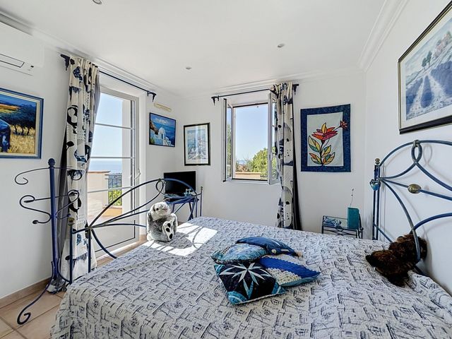 Maison &agrave; vendre - 7 pi&egrave;ces - 225 m2 - Cavalaire Sur Mer - 83 - PROVENCE-ALPES-COTE-D-AZUR