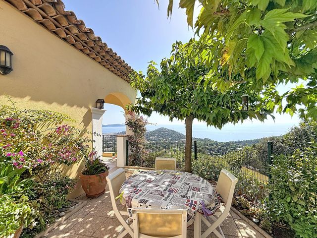 Maison &agrave; vendre - 7 pi&egrave;ces - 225 m2 - Cavalaire Sur Mer - 83 - PROVENCE-ALPES-COTE-D-AZUR