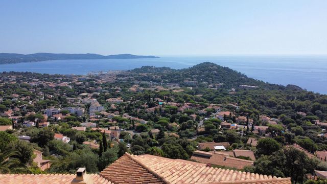 Maison &agrave; vendre - 7 pi&egrave;ces - 225 m2 - Cavalaire Sur Mer - 83 - PROVENCE-ALPES-COTE-D-AZUR