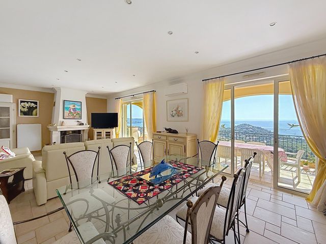 Maison &agrave; vendre - 7 pi&egrave;ces - 225 m2 - Cavalaire Sur Mer - 83 - PROVENCE-ALPES-COTE-D-AZUR