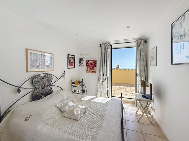 Maison &agrave; vendre - 7 pi&egrave;ces - 225 m2 - Cavalaire Sur Mer - 83 - PROVENCE-ALPES-COTE-D-AZUR