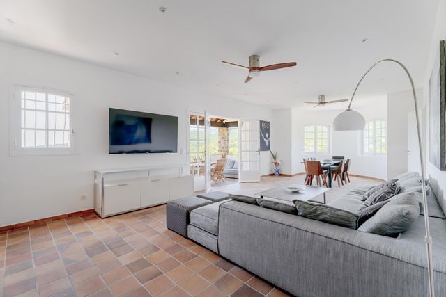 Maison &agrave; vendre - 8 pi&egrave;ces - 225 m2 - La Croix Valmer - 83 - PROVENCE-ALPES-COTE-D-AZUR