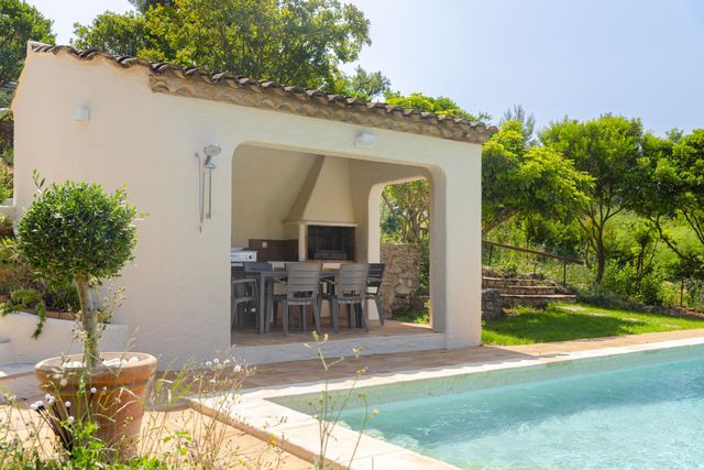 Maison &agrave; vendre - 8 pi&egrave;ces - 225 m2 - La Croix Valmer - 83 - PROVENCE-ALPES-COTE-D-AZUR