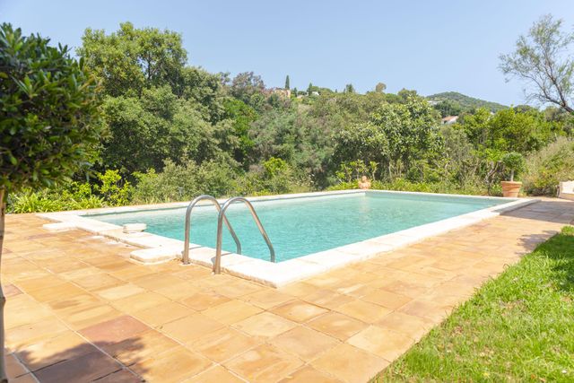 Maison &agrave; vendre - 8 pi&egrave;ces - 225 m2 - La Croix Valmer - 83 - PROVENCE-ALPES-COTE-D-AZUR