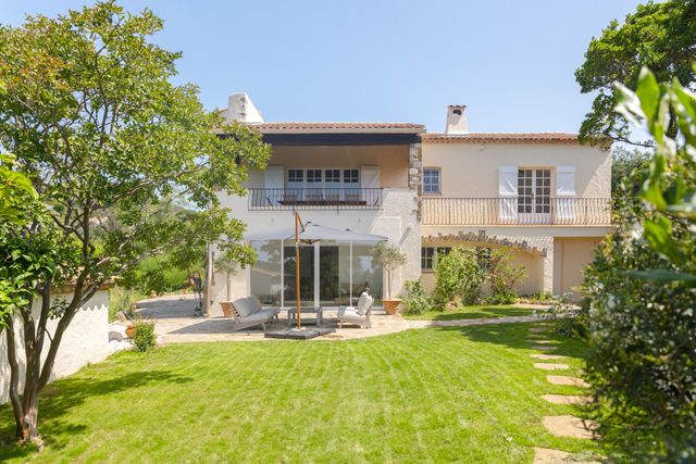 Maison &agrave; vendre - 8 pi&egrave;ces - 225 m2 - La Croix Valmer - 83 - PROVENCE-ALPES-COTE-D-AZUR