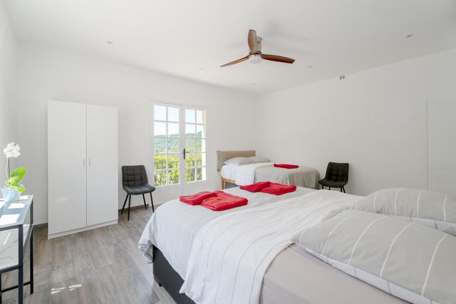 Maison &agrave; vendre - 8 pi&egrave;ces - 225 m2 - La Croix Valmer - 83 - PROVENCE-ALPES-COTE-D-AZUR