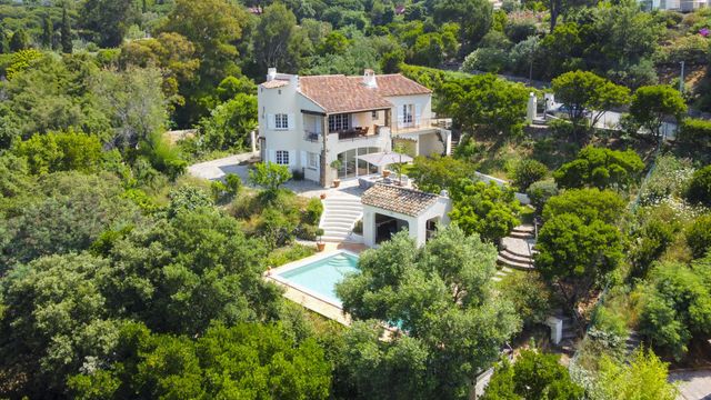 Maison &agrave; vendre - 8 pi&egrave;ces - 225 m2 - La Croix Valmer - 83 - PROVENCE-ALPES-COTE-D-AZUR