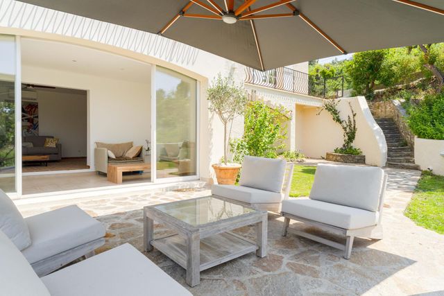 Maison &agrave; vendre - 8 pi&egrave;ces - 225 m2 - La Croix Valmer - 83 - PROVENCE-ALPES-COTE-D-AZUR