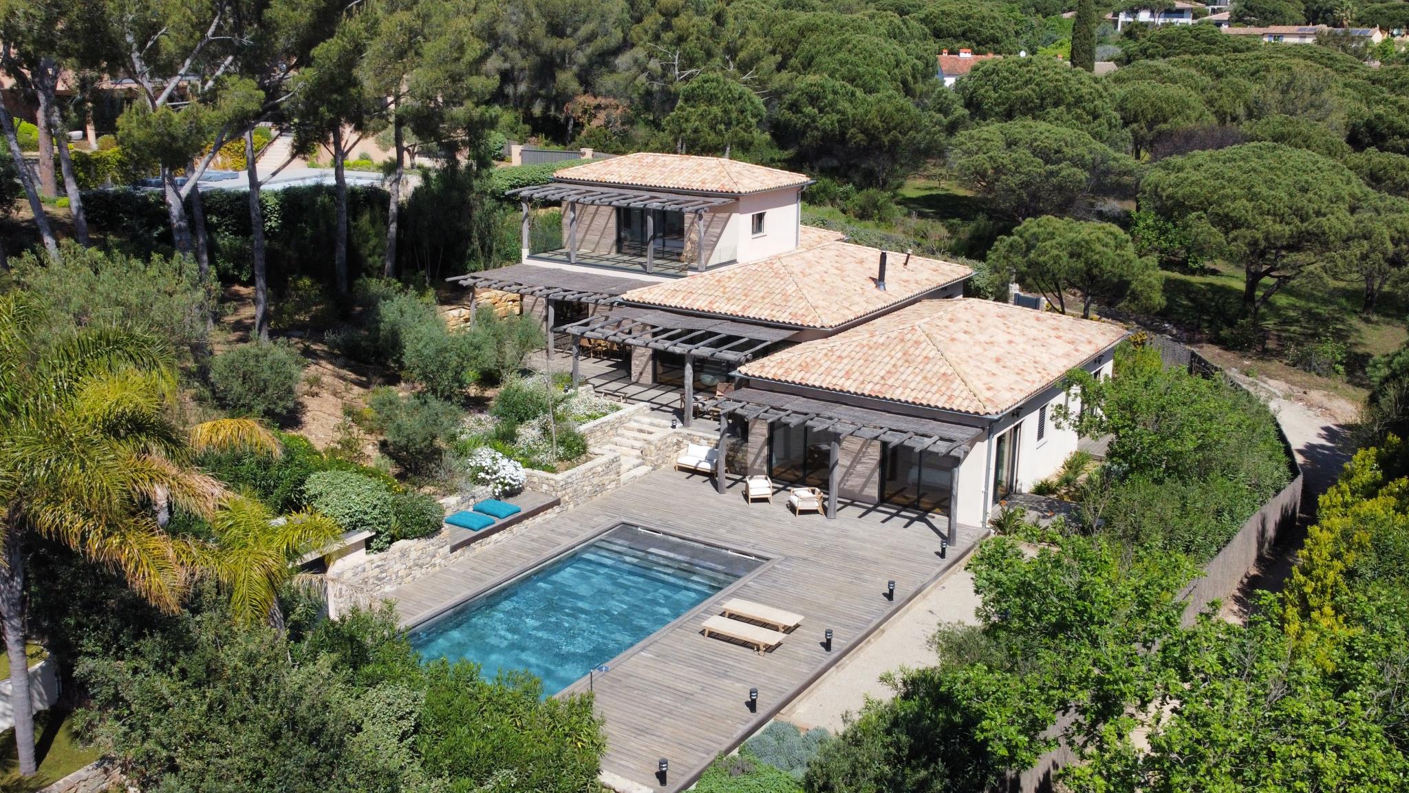maison  - LA CROIX VALMER- 83