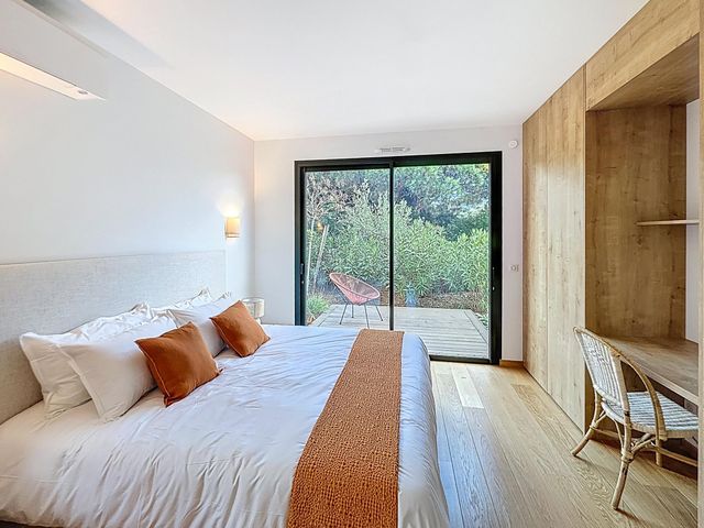 Maison &agrave; vendre - 7 pi&egrave;ces - 250 m2 - La Croix Valmer - 83 - PROVENCE-ALPES-COTE-D-AZUR