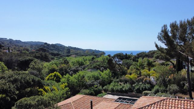 Maison &agrave; vendre - 7 pi&egrave;ces - 250 m2 - La Croix Valmer - 83 - PROVENCE-ALPES-COTE-D-AZUR