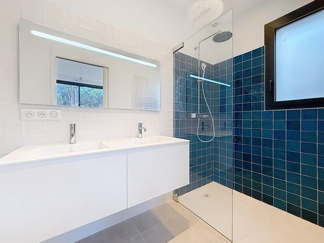 Maison &agrave; vendre - 7 pi&egrave;ces - 250 m2 - La Croix Valmer - 83 - PROVENCE-ALPES-COTE-D-AZUR