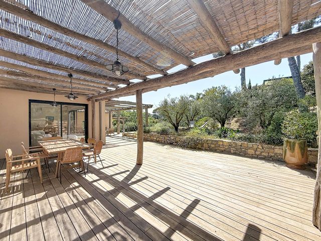 Maison &agrave; vendre - 7 pi&egrave;ces - 250 m2 - La Croix Valmer - 83 - PROVENCE-ALPES-COTE-D-AZUR