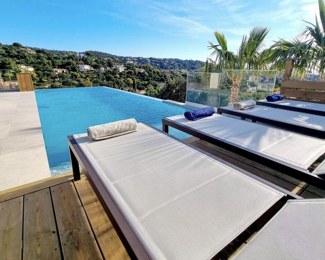 Maison &agrave; vendre - 7 pi&egrave;ces - 250 m2 - Cavalaire Sur Mer - 83 - PROVENCE-ALPES-COTE-D-AZUR