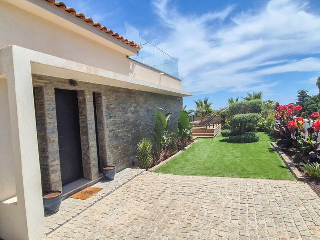 Maison &agrave; vendre - 7 pi&egrave;ces - 250 m2 - Cavalaire Sur Mer - 83 - PROVENCE-ALPES-COTE-D-AZUR