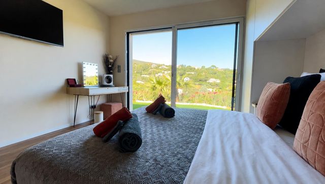 Maison &agrave; vendre - 7 pi&egrave;ces - 250 m2 - Cavalaire Sur Mer - 83 - PROVENCE-ALPES-COTE-D-AZUR