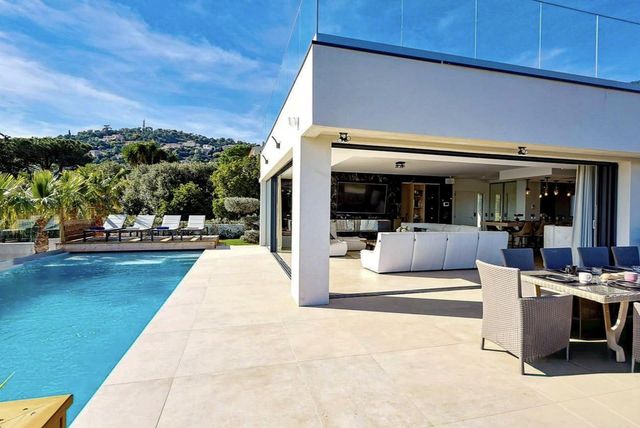Maison &agrave; vendre - 7 pi&egrave;ces - 250 m2 - Cavalaire Sur Mer - 83 - PROVENCE-ALPES-COTE-D-AZUR
