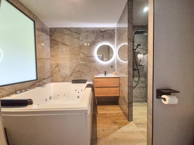 Maison &agrave; vendre - 7 pi&egrave;ces - 250 m2 - Cavalaire Sur Mer - 83 - PROVENCE-ALPES-COTE-D-AZUR