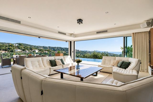 Maison &agrave; vendre - 7 pi&egrave;ces - 250 m2 - Cavalaire Sur Mer - 83 - PROVENCE-ALPES-COTE-D-AZUR