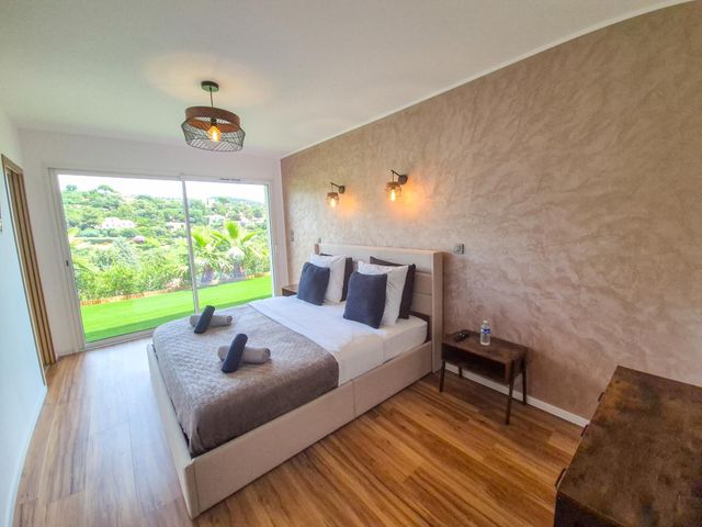 Maison &agrave; vendre - 7 pi&egrave;ces - 250 m2 - Cavalaire Sur Mer - 83 - PROVENCE-ALPES-COTE-D-AZUR