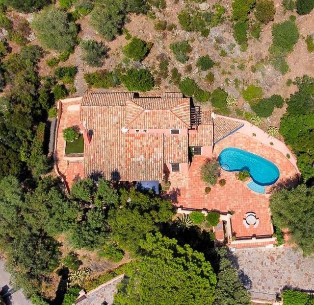 Maison à vendre - 5 pièces - 140 m2 - Cavalaire Sur Mer - 83 - PROVENCE-ALPES-COTE-D-AZUR