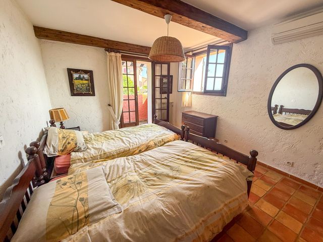 Maison à vendre - 5 pièces - 140 m2 - Cavalaire Sur Mer - 83 - PROVENCE-ALPES-COTE-D-AZUR