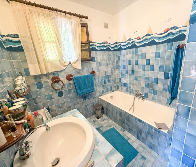 Maison à vendre - 5 pièces - 140 m2 - Cavalaire Sur Mer - 83 - PROVENCE-ALPES-COTE-D-AZUR