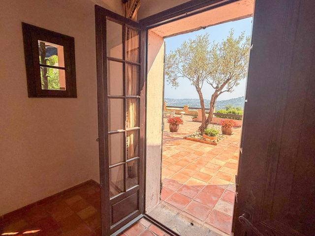 Maison à vendre - 5 pièces - 140 m2 - Cavalaire Sur Mer - 83 - PROVENCE-ALPES-COTE-D-AZUR