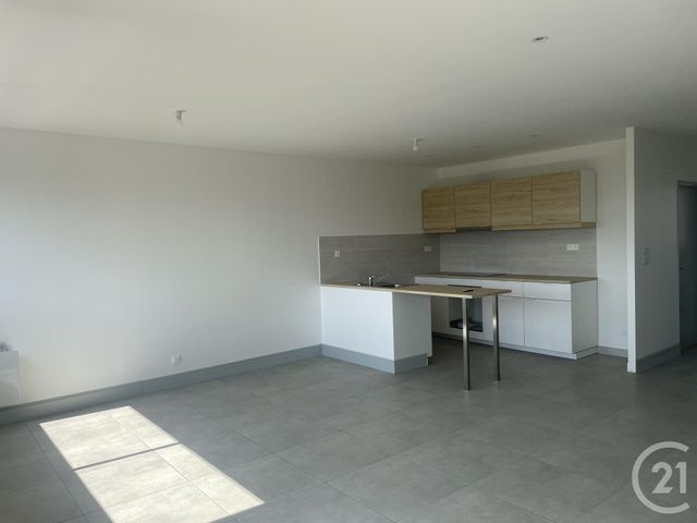 Appartement &agrave; louer - 4 pi&egrave;ces - 105,30 m2 - Montpon Menesterol - 24 - AQUITAINE