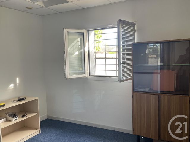 Appartement &agrave; louer - 6 pi&egrave;ces - 90 m2 - Montpon Menesterol - 24 - AQUITAINE