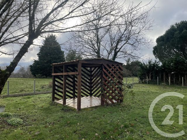 Maison &agrave; louer - 3 pi&egrave;ces - 78 m2 - Montpon Menesterol - 24 - AQUITAINE