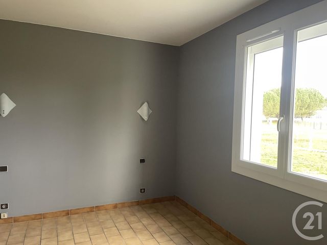 Maison &agrave; louer - 3 pi&egrave;ces - 78 m2 - Montpon Menesterol - 24 - AQUITAINE