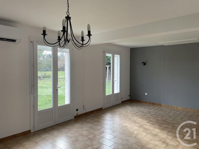 Maison &agrave; louer - 3 pi&egrave;ces - 78 m2 - Montpon Menesterol - 24 - AQUITAINE